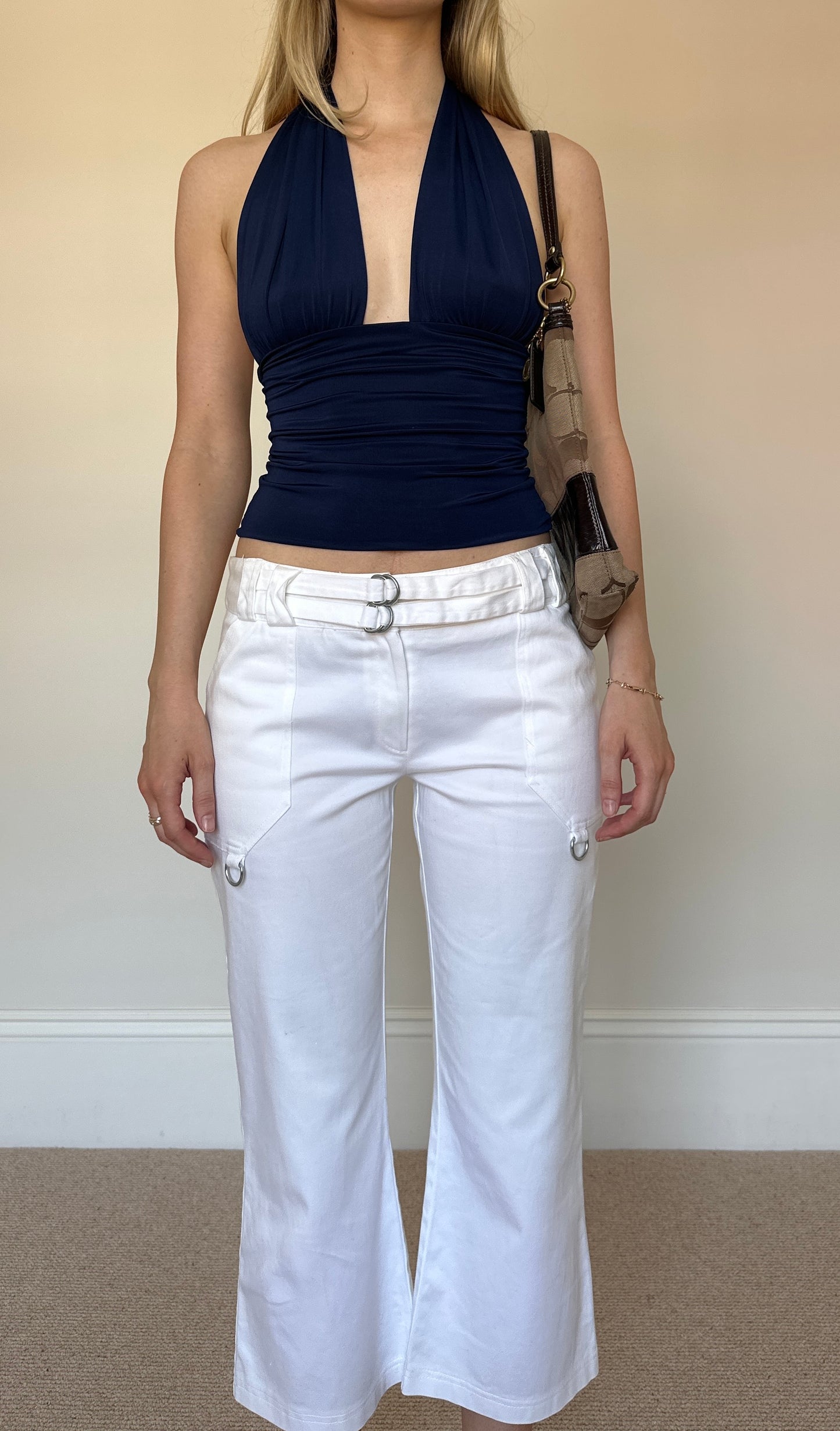 Vintage buckle white capris