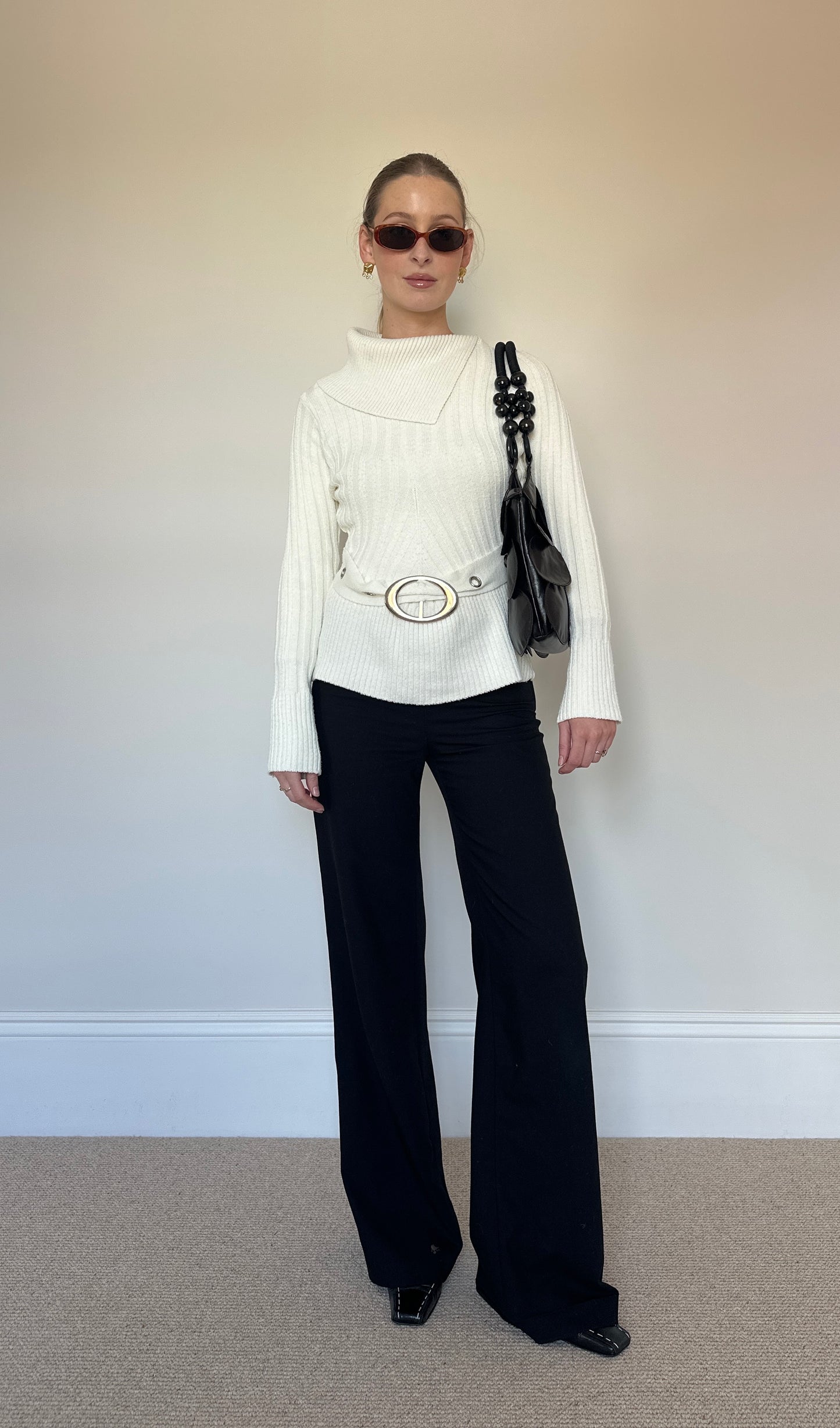 Vintage white jumper with belt
