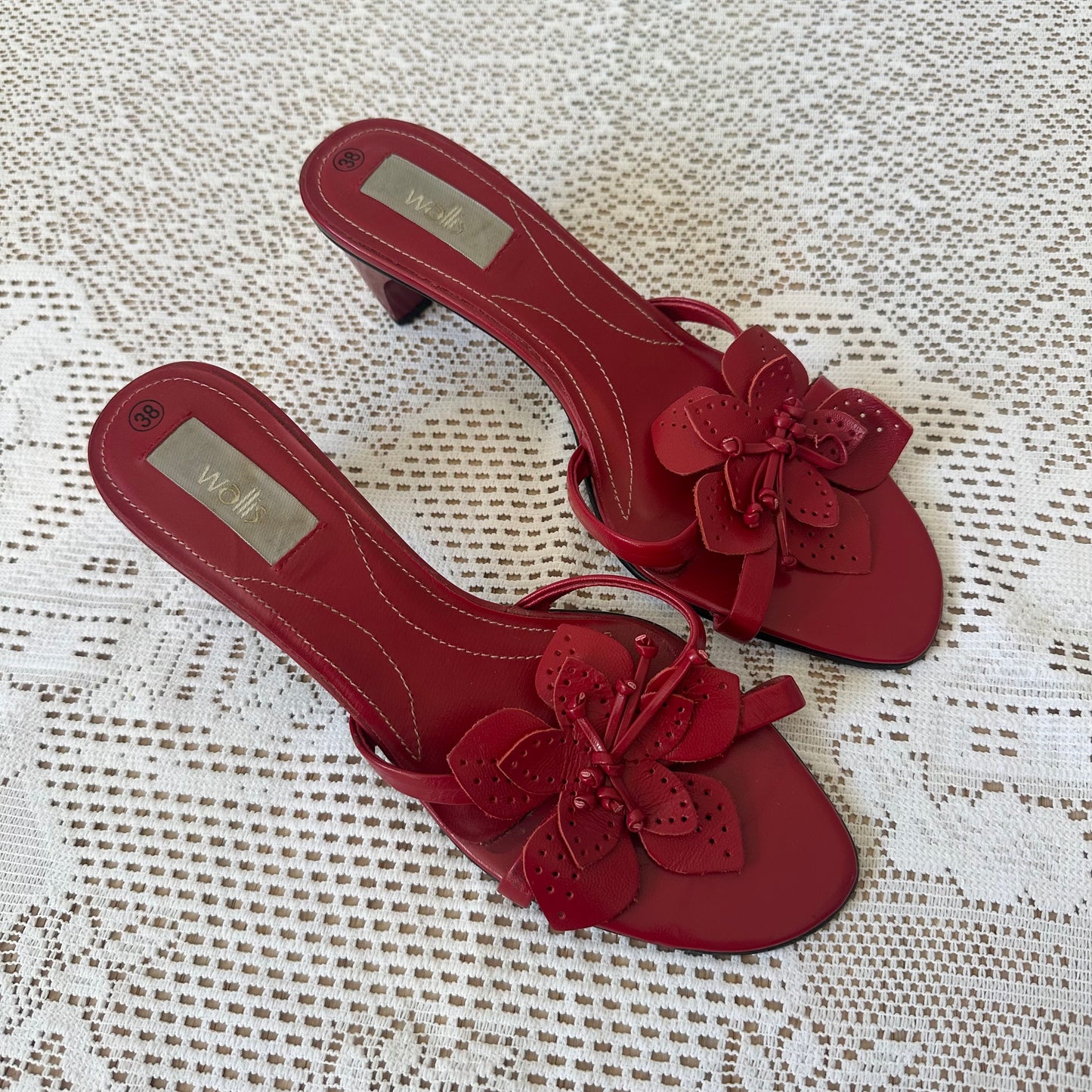 Vintage red floral kitten heels
