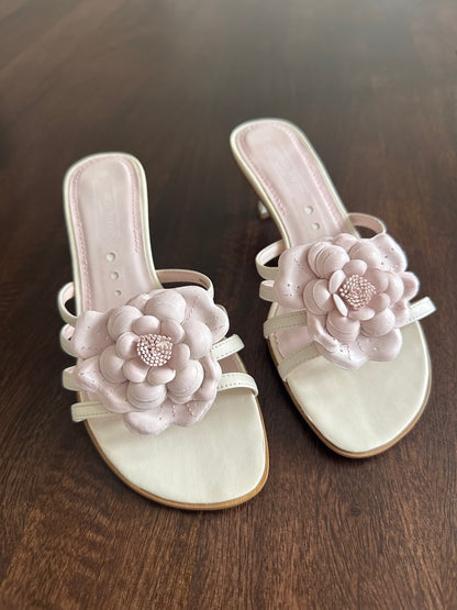 Vintage Flower kitten heels