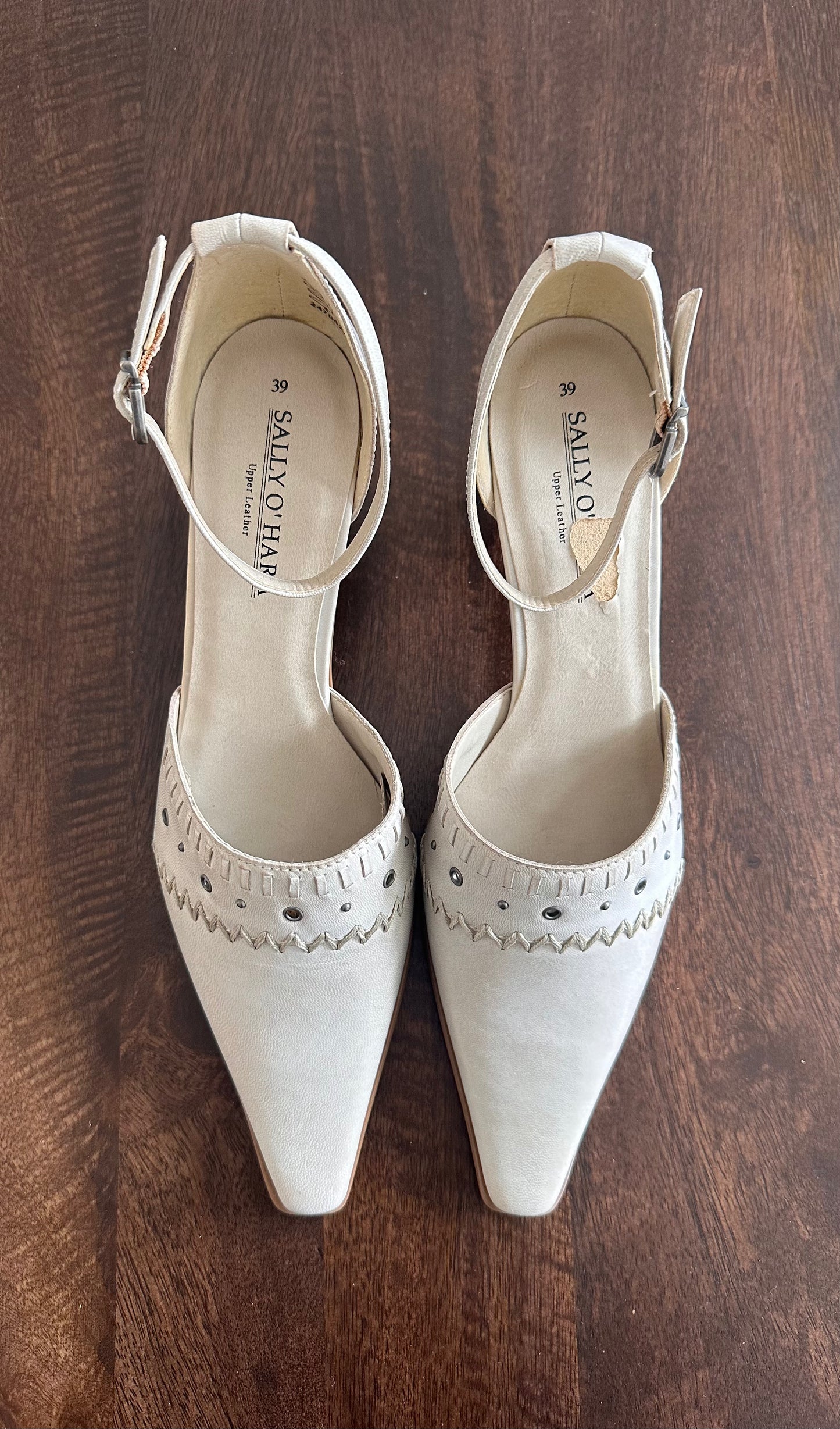 Vintage pointed heels