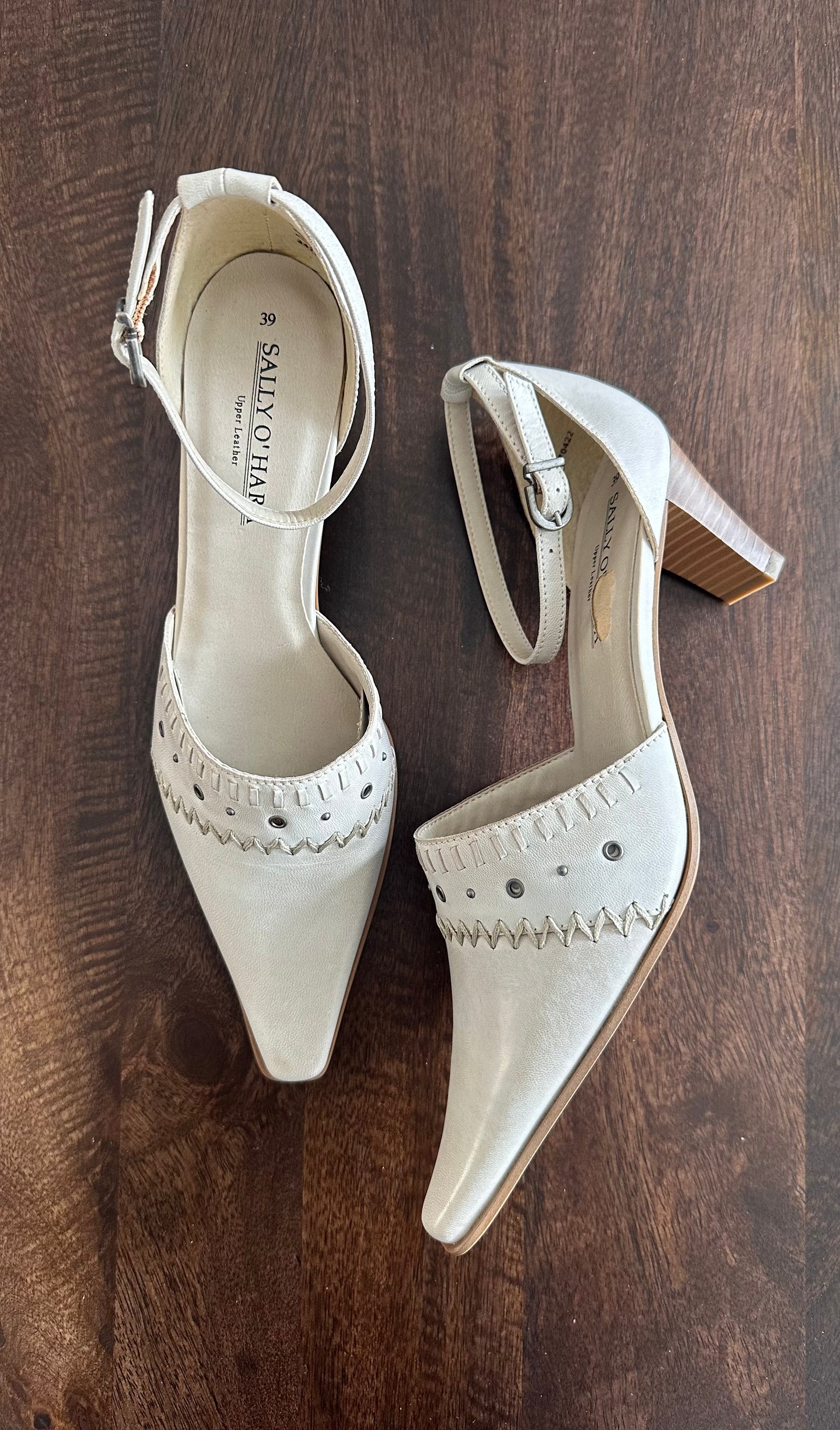 Vintage pointed heels