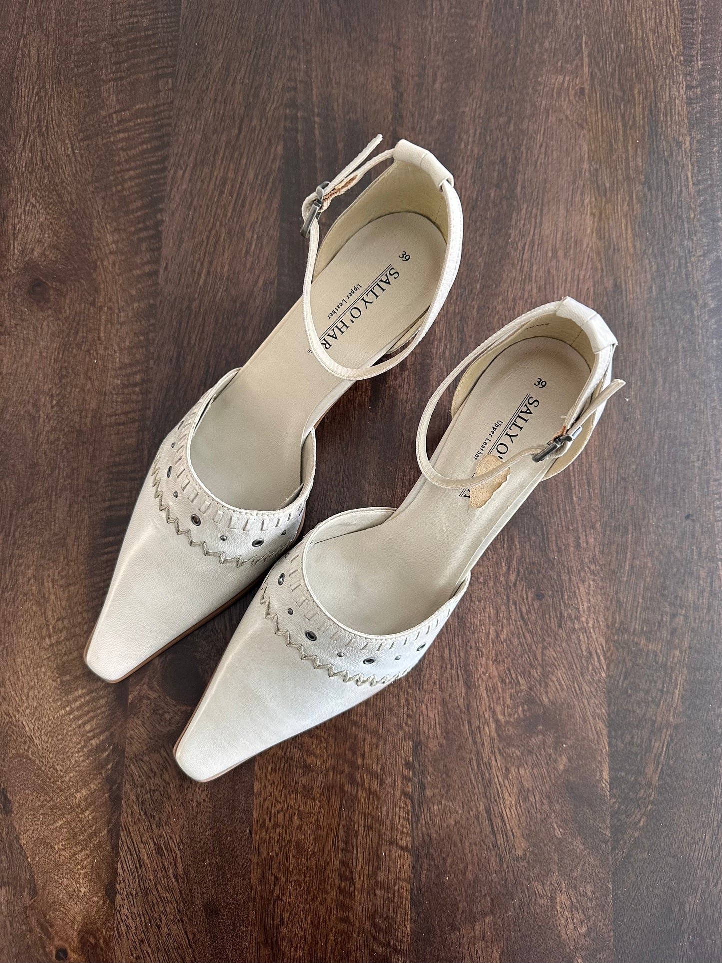 Vintage pointed heels
