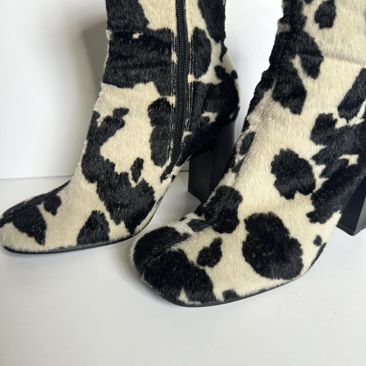 Vintage 00s cow print boots