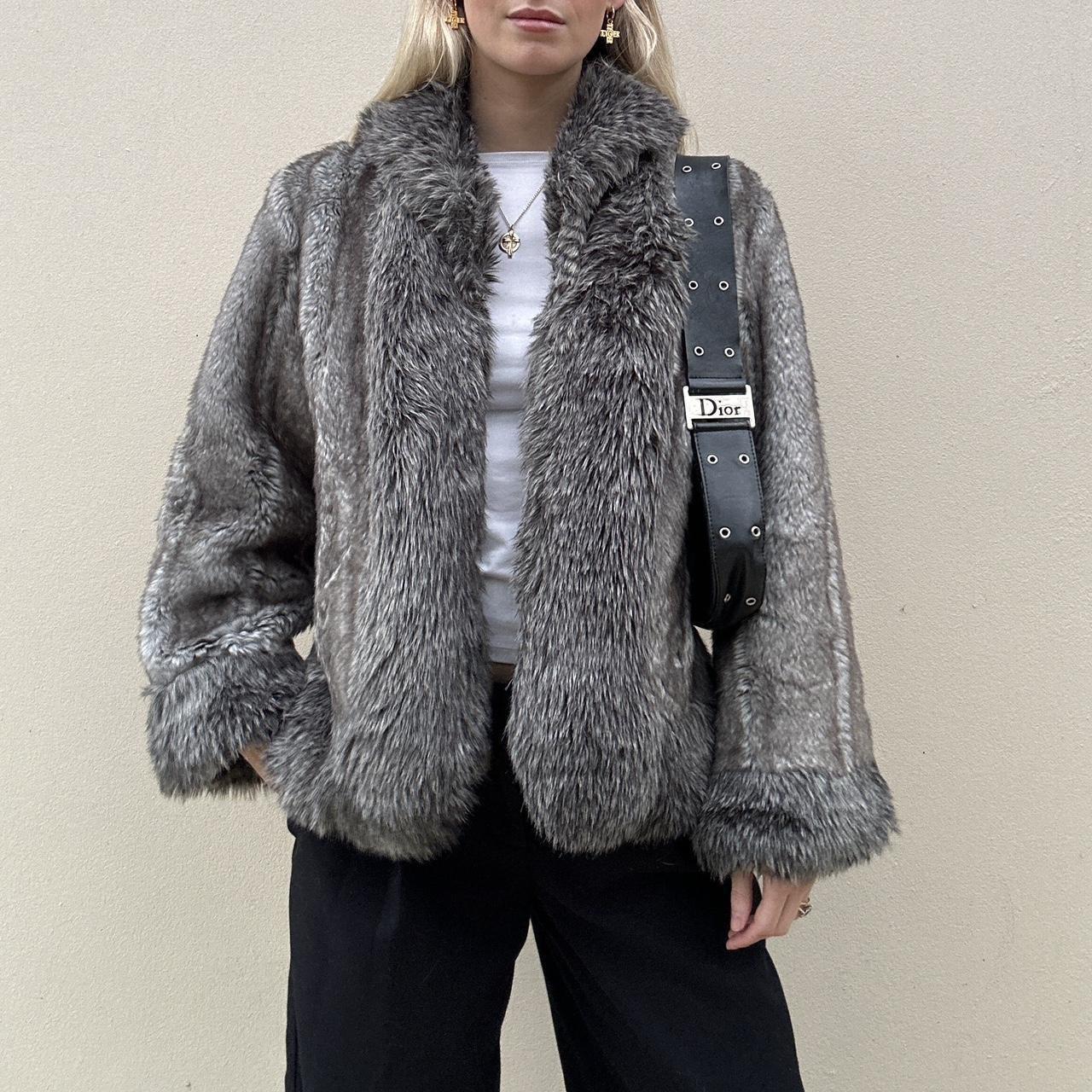 Vintage 00s grey faux fur coat