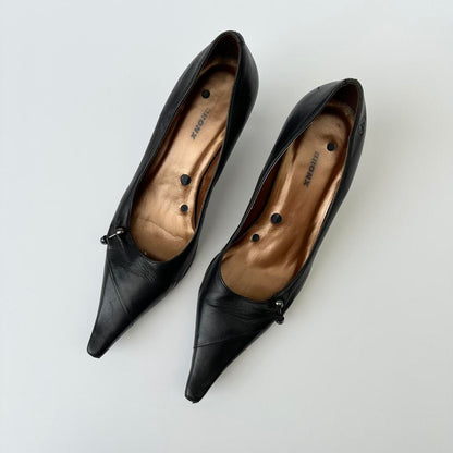 Vintage 00s piercing kitten heels