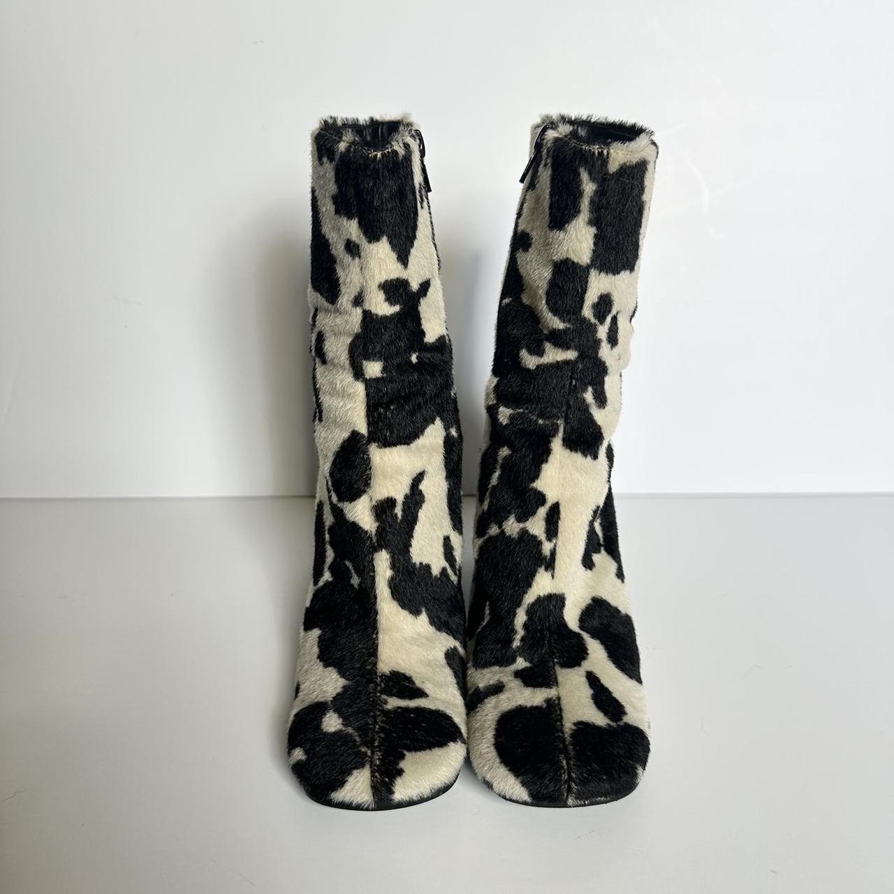 Vintage 00s cow print boots